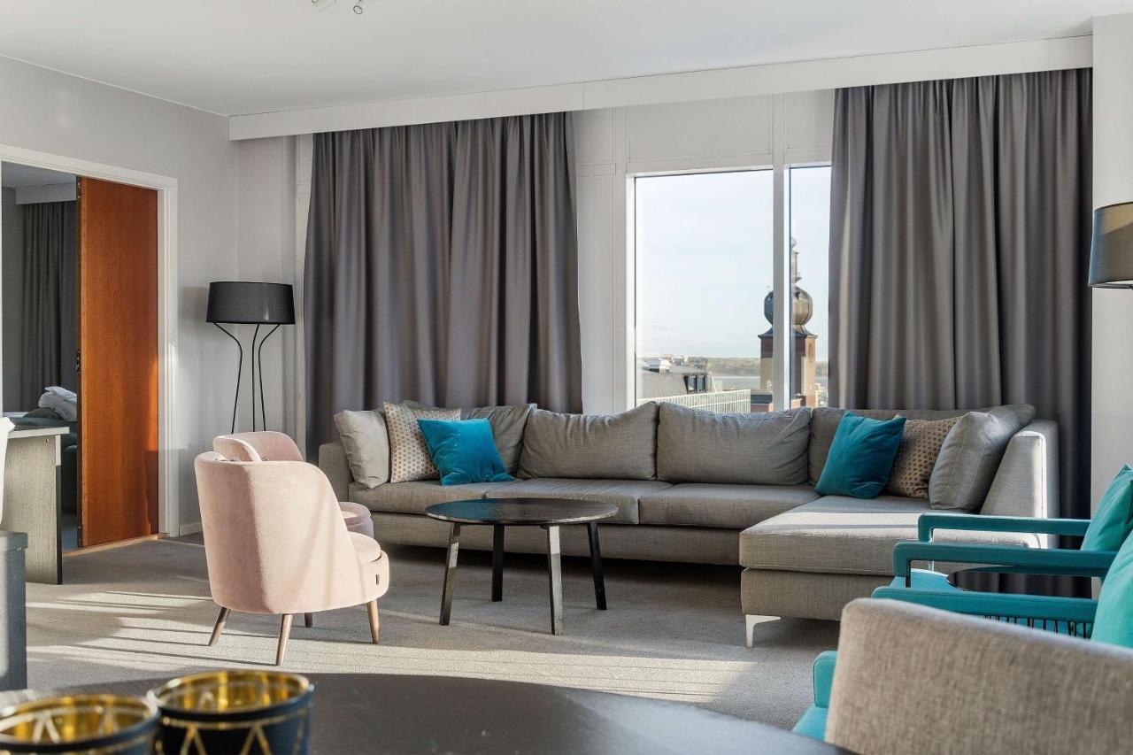Western Plaza Hotel 4*