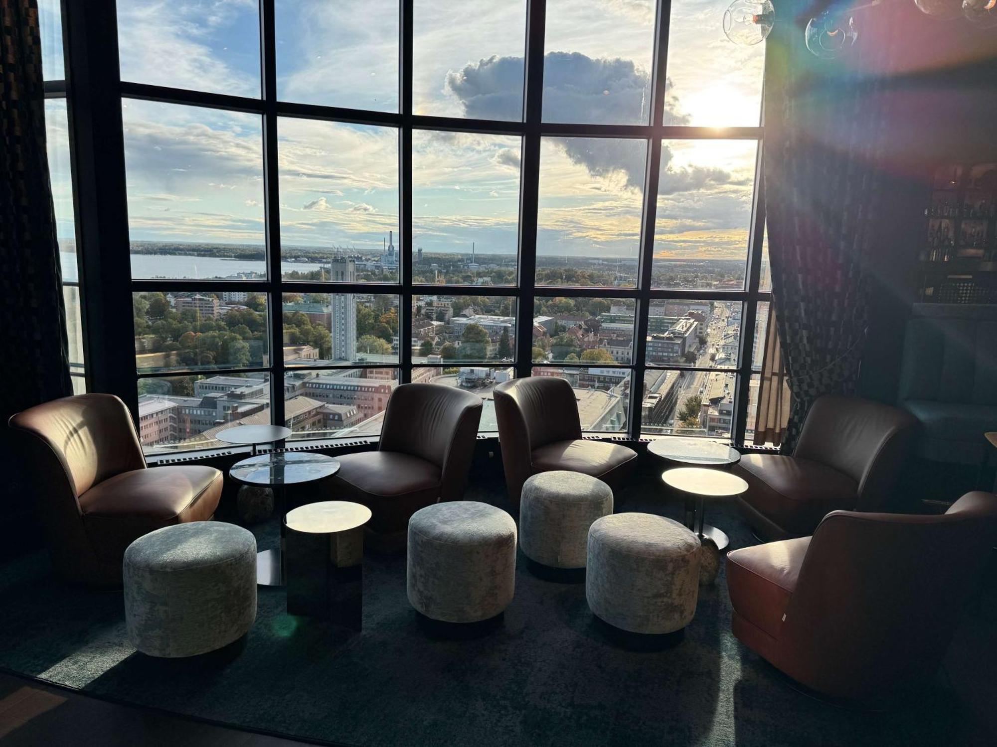 Hotel Western Plaza 4*